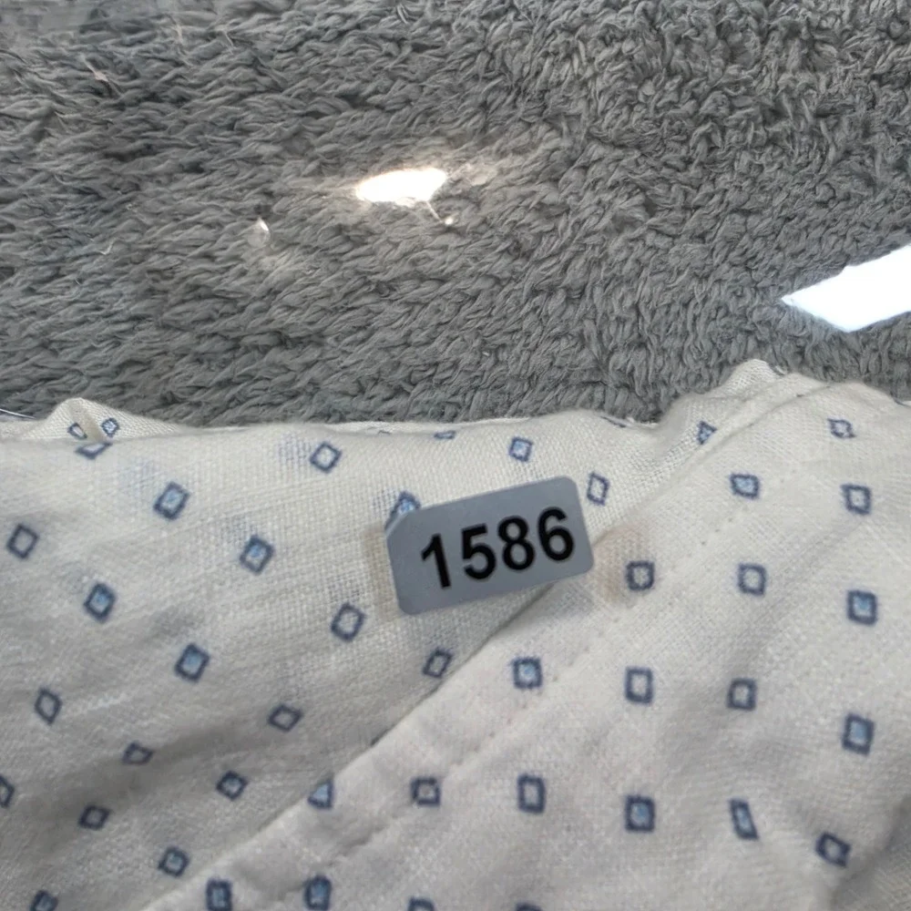 Abercrombie & Fitch Linen Shirt Mens XL White Blue Diamond Print Button Down EUC